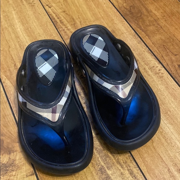 Burberry thong Sandals - Picture 1 of 4